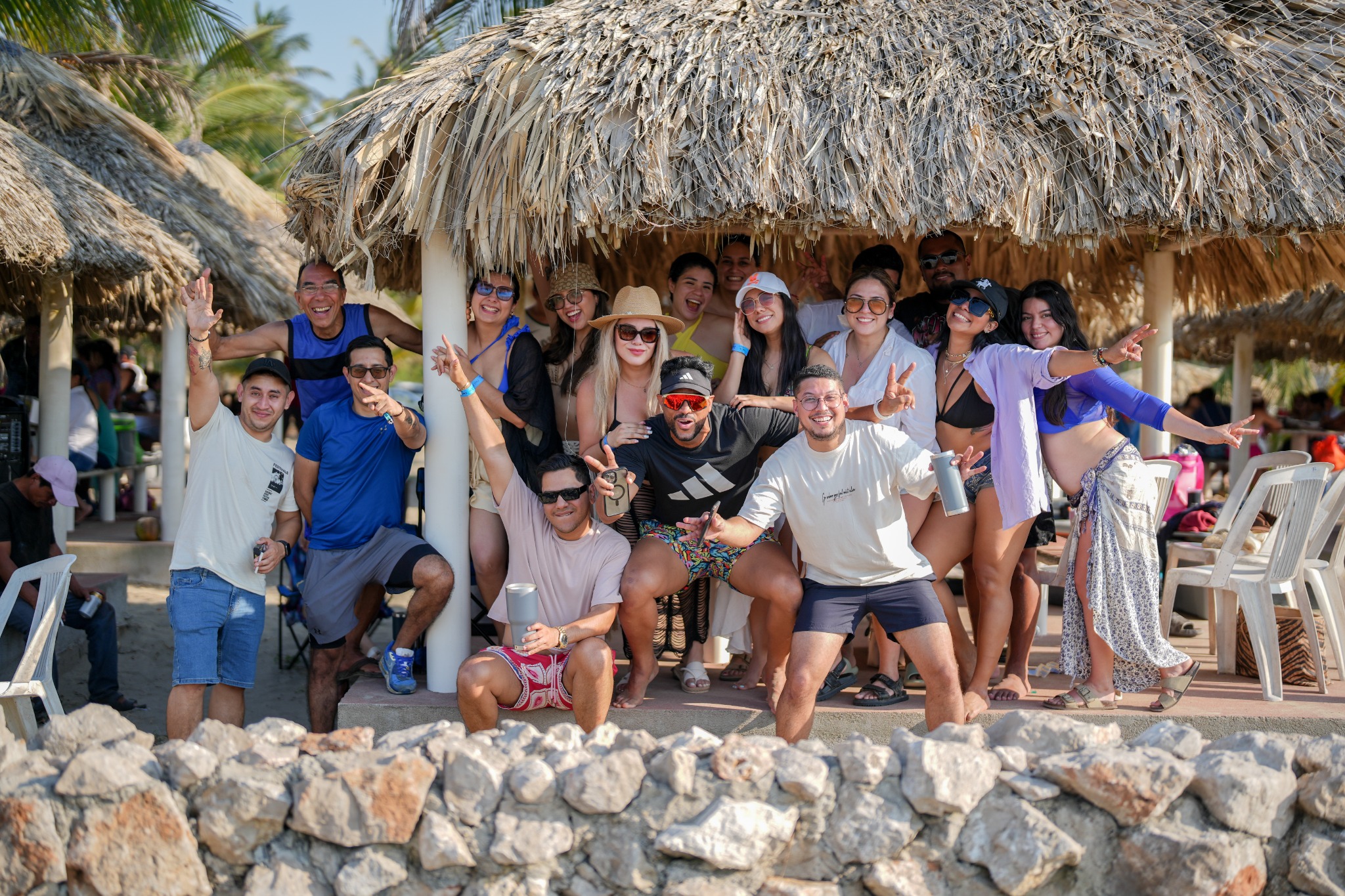 Reunión de grupo en las instalaciones de Coco Beach